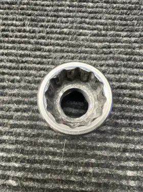 13-136 ARMSTRONG Drive Point Socket #2