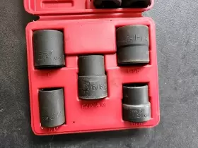 4001 CTA Tools Emergency Lug Nut Remover