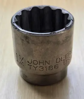 TY3186 JOHN DEERE Drive Socket
