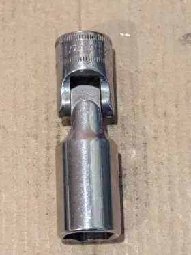 SFSUM14 SNAP-ON Drive Point Swivel Socket