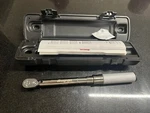 Snap On 3/8" Drive Sae Adjustable Compact Ratchet Torque Wrench Qd2r200a. Fixed Price $379.79.