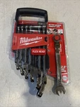 Milwaukee 7 Piece Flex-head Ratcheting Combination Wrench Set Metric 48-22-9529. Fixed Price $139.00.